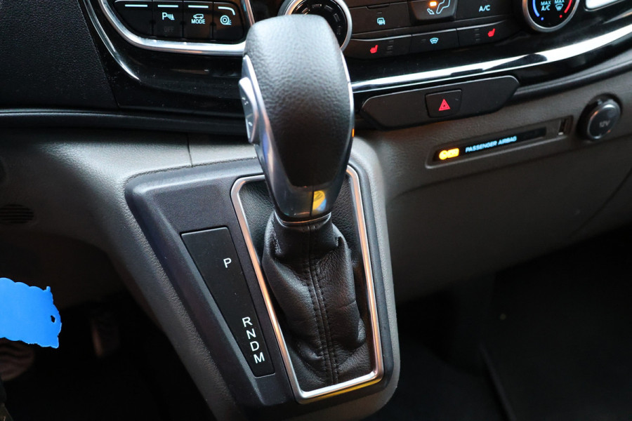 Ford Transit Custom 310 2.0 TDCI Sport DC | Dubbel cabine | L+R Schuifdeur | CarPlay | Navigatie | Camera | Trekhaak | Dodehoek detector | Lane Assist | Stoelverwarming | DAB | Nieuwe APK | Nieuwe distributieriem