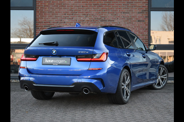 BMW 3 Serie Touring 330e xDrive M-Sport Pano Trekh El-zetels HUD Laser 19inch Adp-onderstel