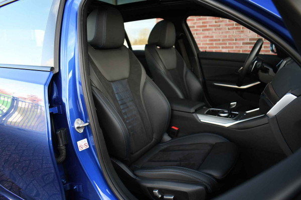 BMW 3 Serie Touring 330e xDrive M-Sport Pano Trekh El-zetels HUD Laser 19inch Adp-onderstel