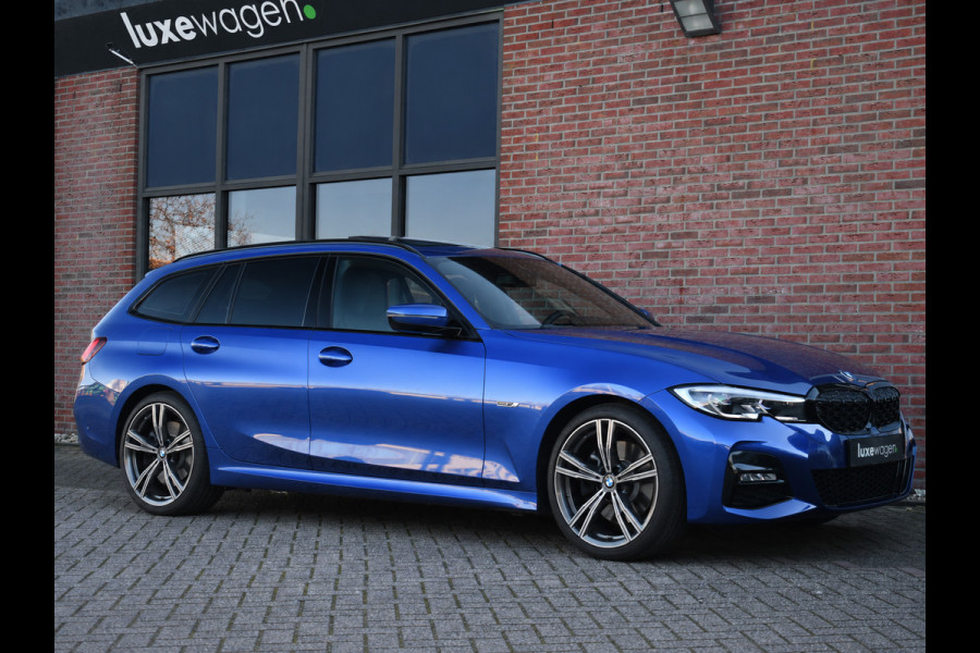 BMW 3 Serie Touring 330e xDrive M-Sport Pano Trekh El-zetels HUD Laser 19inch Adp-onderstel