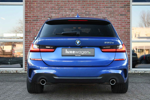 BMW 3 Serie Touring 330e xDrive M-Sport Pano Trekh El-zetels HUD Laser 19inch Adp-onderstel
