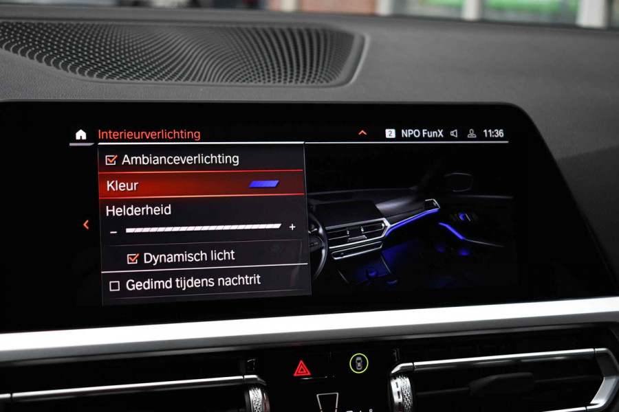 BMW 3 Serie Touring 330e xDrive M-Sport Pano Trekh El-zetels HUD Laser 19inch Adp-onderstel