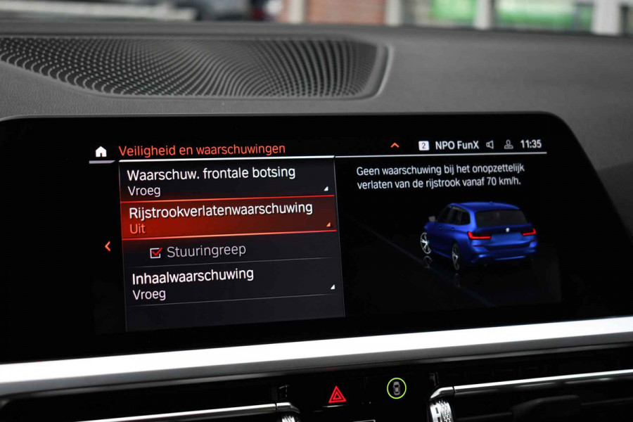 BMW 3 Serie Touring 330e xDrive M-Sport Pano Trekh El-zetels HUD Laser 19inch Adp-onderstel