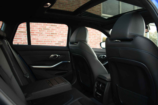 BMW 3 Serie Touring 330e xDrive M-Sport Pano Trekh El-zetels HUD Laser 19inch Adp-onderstel