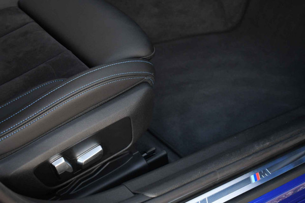 BMW 3 Serie Touring 330e xDrive M-Sport Pano Trekh El-zetels HUD Laser 19inch Adp-onderstel