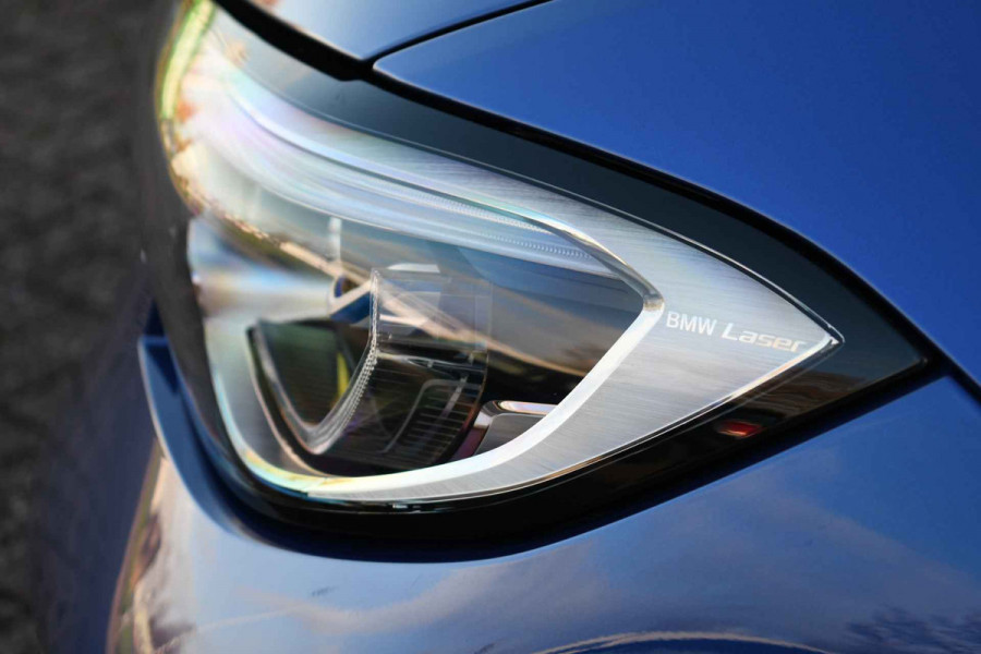 BMW 3 Serie Touring 330e xDrive M-Sport Pano Trekh El-zetels HUD Laser 19inch Adp-onderstel