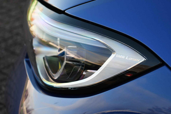 BMW 3 Serie Touring 330e xDrive M-Sport Pano Trekh El-zetels HUD Laser 19inch Adp-onderstel