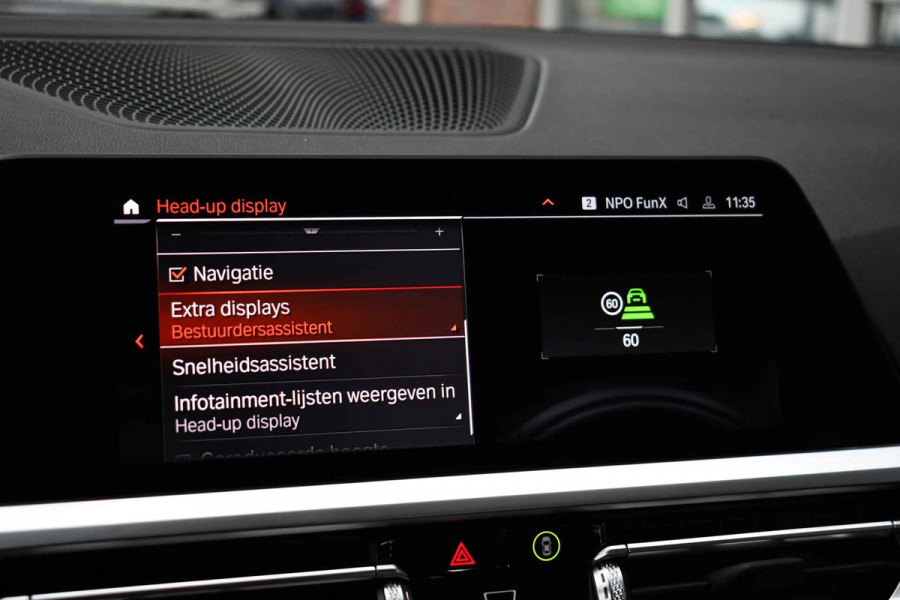 BMW 3 Serie Touring 330e xDrive M-Sport Pano Trekh El-zetels HUD Laser 19inch Adp-onderstel