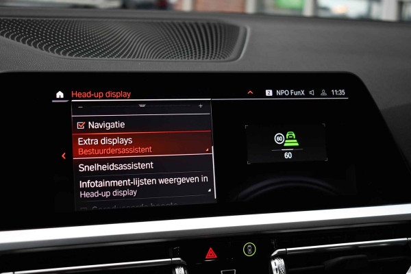 BMW 3 Serie Touring 330e xDrive M-Sport Pano Trekh El-zetels HUD Laser 19inch Adp-onderstel