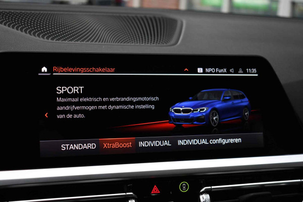 BMW 3 Serie Touring 330e xDrive M-Sport Pano Trekh El-zetels HUD Laser 19inch Adp-onderstel