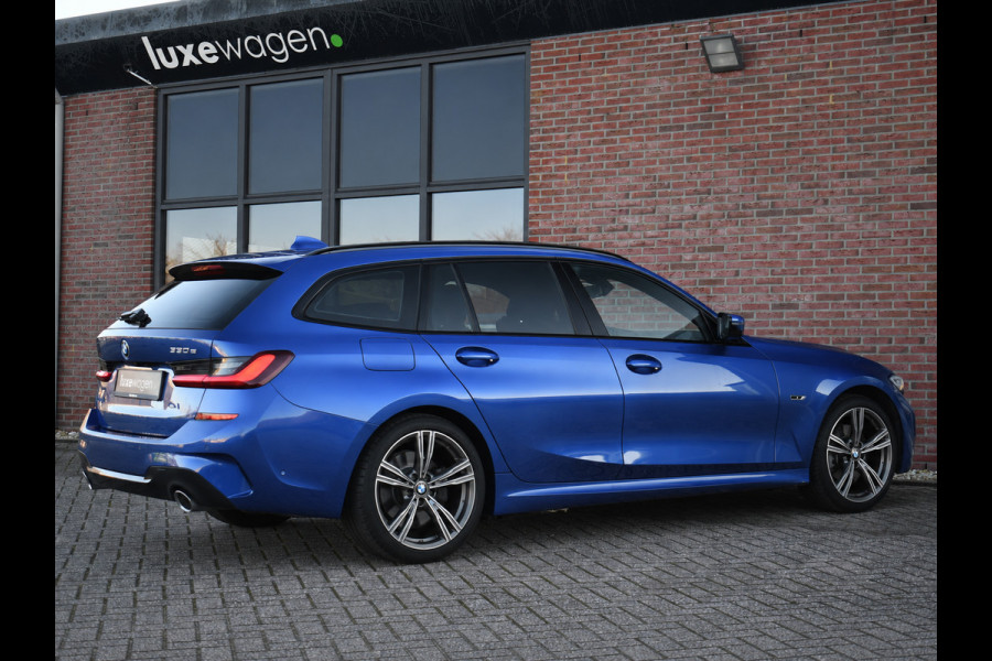 BMW 3 Serie Touring 330e xDrive M-Sport Pano Trekh El-zetels HUD Laser 19inch Adp-onderstel
