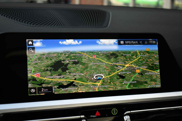 BMW 3 Serie Touring 330e xDrive M-Sport Pano Trekh El-zetels HUD Laser 19inch Adp-onderstel