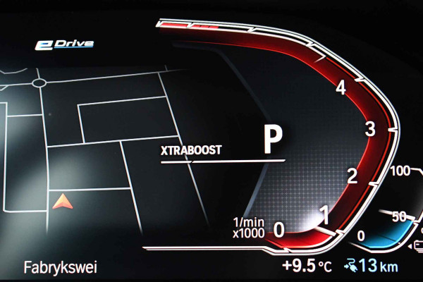 BMW 3 Serie Touring 330e xDrive M-Sport Pano Trekh El-zetels HUD Laser 19inch Adp-onderstel