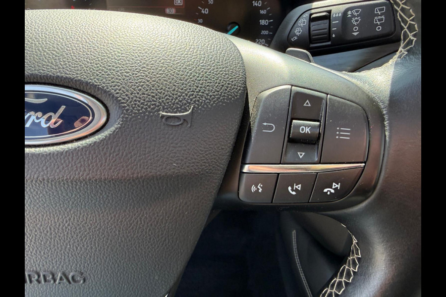 Ford FOCUS Wagon 1.5 AUT Vignale | Open dak | Trekhaak |
