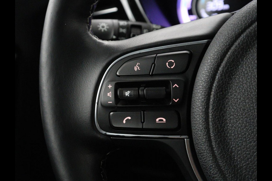 Kia Niro 1.6 GDi Hybrid DynamicPlusLine | Stoelverwarming | Half leder | Adaptive cruise | Carplay | Camera | Navigatie | Stuurverwarming | Keyless | Side Assist | Navigatie | Climate control | Bluetooth