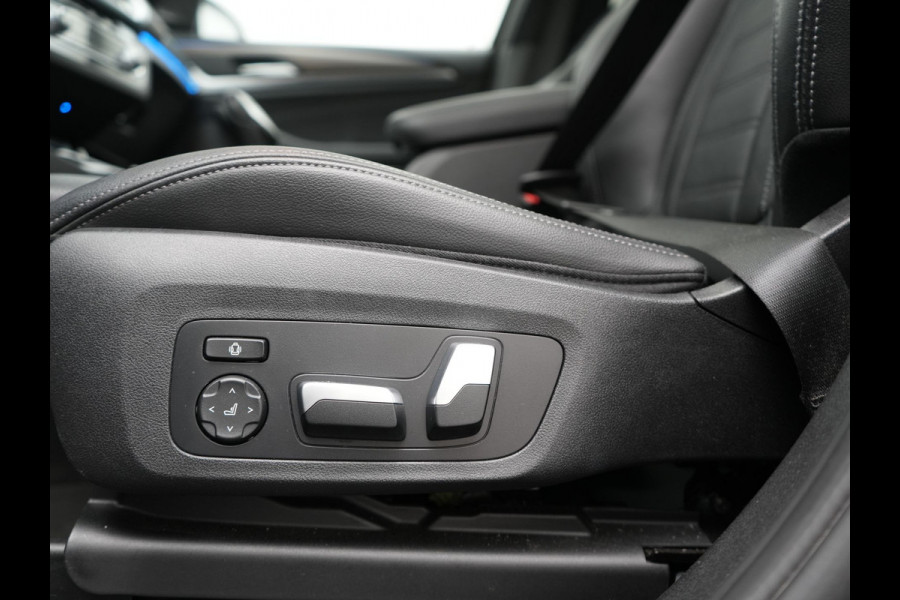 BMW X3 xDrive30e M Sport PHEV 293pk Dealer O.H. | Trekhaak Af Fabriek | Panodak | Head Up | Adaptive Cruise | 360 Camera | Harman / Kardon | Adaptief Onderstel | Lederen Sportstoelen Memory & Verwarmd | Keyless | Blis | Sfeerverlichting |  Plug In Hybrid |