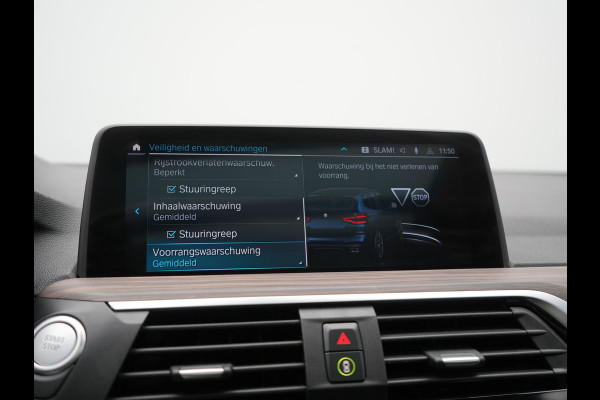 BMW X3 xDrive30e M Sport PHEV 293pk Dealer O.H. | Trekhaak Af Fabriek | Panodak | Head Up | Adaptive Cruise | 360 Camera | Harman / Kardon | Adaptief Onderstel | Lederen Sportstoelen Memory & Verwarmd | Keyless | Blis | Sfeerverlichting |  Plug In Hybrid |