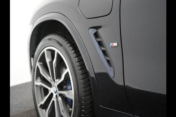 BMW X3 xDrive30e M Sport PHEV 293pk Dealer O.H. | Trekhaak Af Fabriek | Panodak | Head Up | Adaptive Cruise | 360 Camera | Harman / Kardon | Adaptief Onderstel | Lederen Sportstoelen Memory & Verwarmd | Keyless | Blis | Sfeerverlichting |  Plug In Hybrid |
