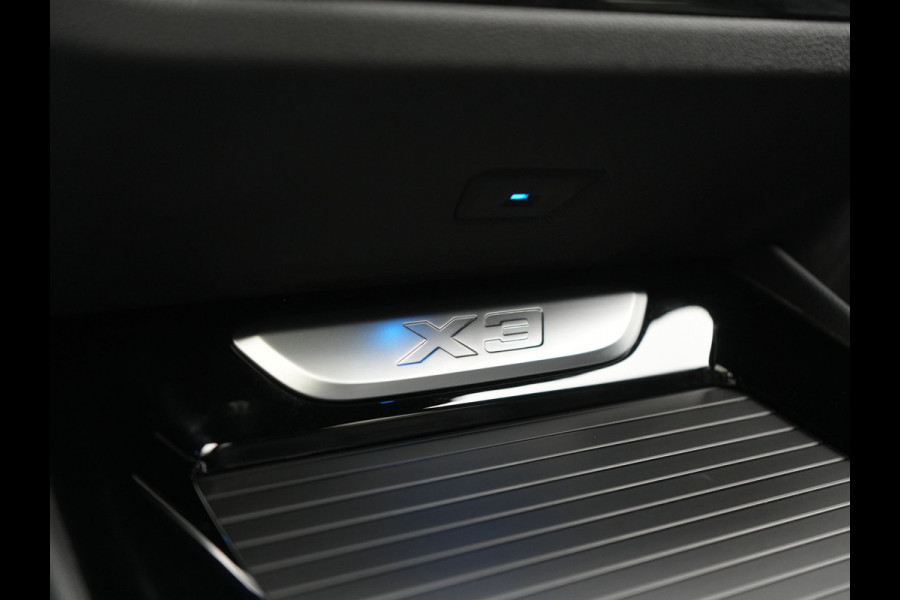BMW X3 xDrive30e M Sport PHEV 293pk Dealer O.H. | Trekhaak Af Fabriek | Panodak | Head Up | Adaptive Cruise | 360 Camera | Harman / Kardon | Adaptief Onderstel | Lederen Sportstoelen Memory & Verwarmd | Keyless | Blis | Sfeerverlichting |  Plug In Hybrid |