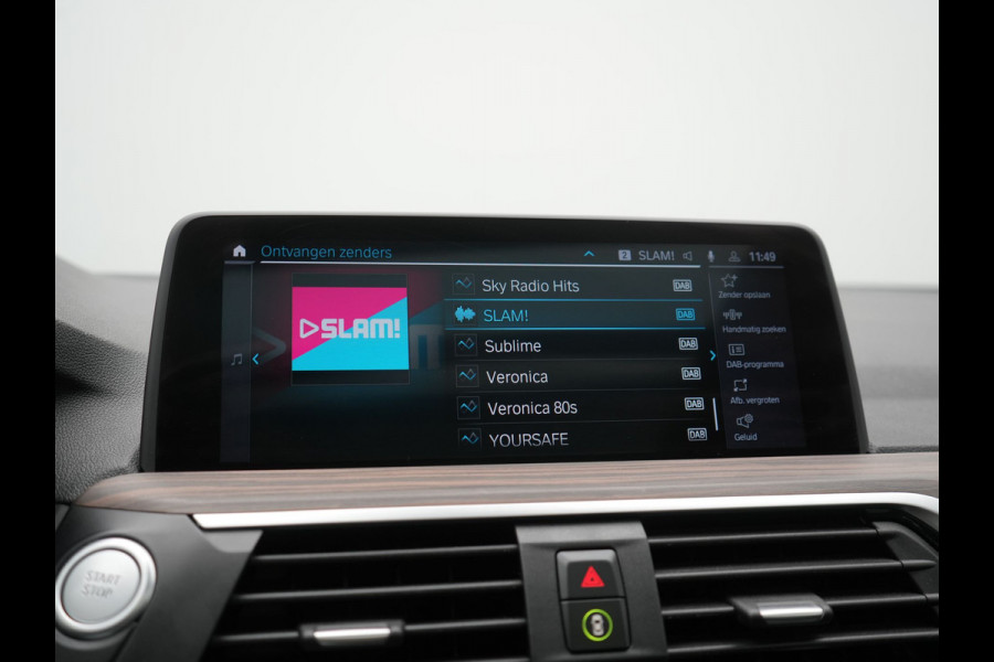 BMW X3 xDrive30e M Sport PHEV 293pk Dealer O.H. | Trekhaak Af Fabriek | Panodak | Head Up | Adaptive Cruise | 360 Camera | Harman / Kardon | Adaptief Onderstel | Lederen Sportstoelen Memory & Verwarmd | Keyless | Blis | Sfeerverlichting |  Plug In Hybrid |