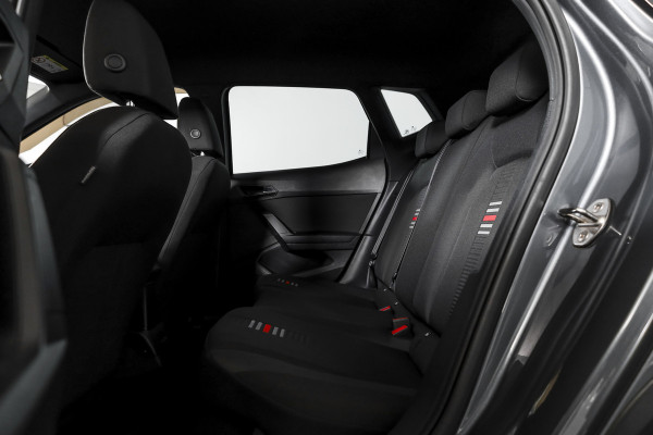 Seat Arona 1.0 TSI 116 PK FR | Cruise | PDC | Camera | ECC | Trekhaak | LM 17" |