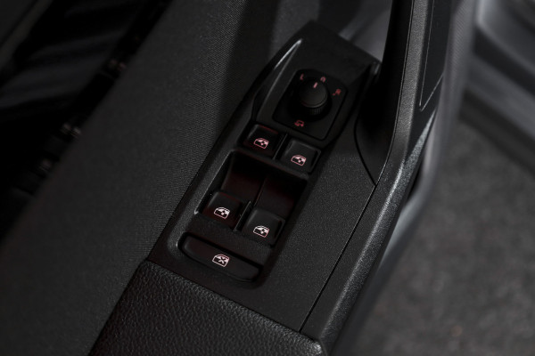 Seat Arona 1.0 TSI 116 PK FR | Cruise | PDC | Camera | ECC | Trekhaak | LM 17" |
