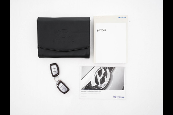 Hyundai Bayon 1.0 T-GDI Premium Sky MHEV (INCL-BTW) *PANO | ADAPTIVE-CRUISE | FULL-LED | BOSE-SOUND | BLINDSPOT | DIGI-COCKPIT | HEATED-SPORTSEATS | CAMERA | DAB | KEYLESS | PRIVACYGLASS | TOWBAR | 16''ALU*