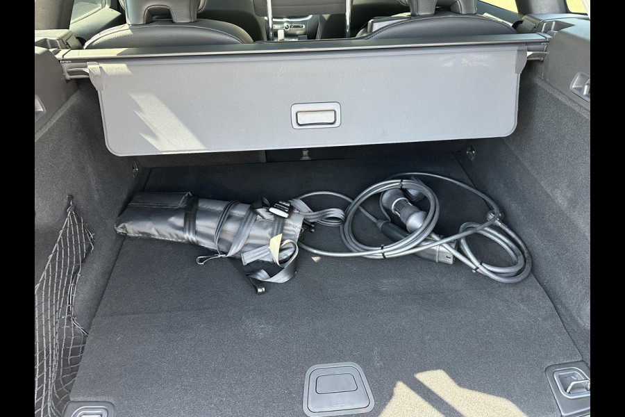 Volvo XC60 2.0 T6 Plug-in hybrid AWD R-Design | BOMVOL!! | 22K KM!! | STOEL STUURVERWARMING | PANO | ELEK. TREKHAAK | ADAP. CRUISRE | MEM. STOELEN | ACHTERBANK VERWARMD | ELEK. ACHTERKLEP | 12 MND BOVAG GARANTIE | DEALER ONDERHOUDEN |