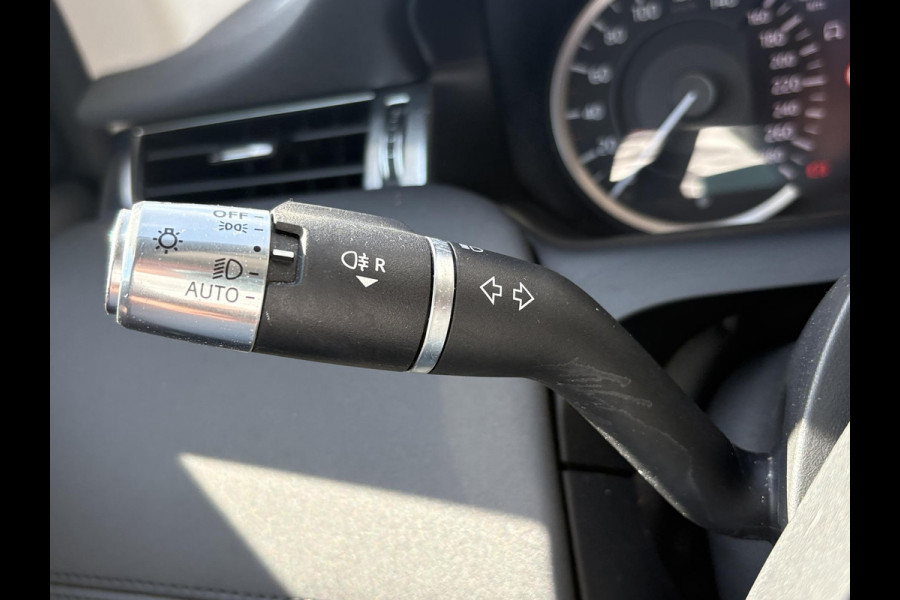 Land Rover Discovery Sport P300e 1.5 S | Trekhaak | Stoelverwarming | 360 Camera | Leder |