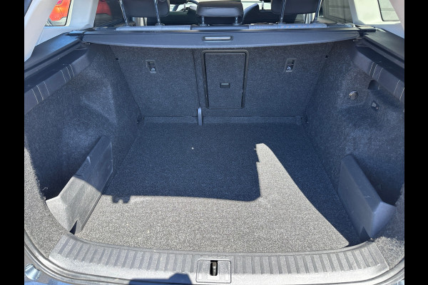 Škoda ENYAQ iV 60|SOH 90%|Warmtepomp|Trekhaak|Panoramadak|ACC|Camera
