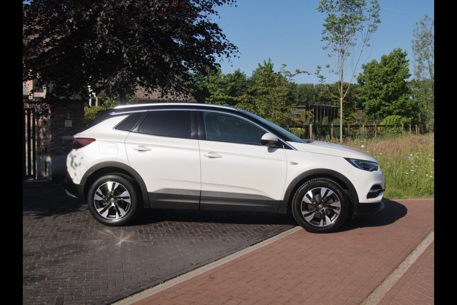 Opel Grandland X 1.2 Turbo Ultimate | Apple Carplay | Cruise Control | Parkeersensoren | Leder-pakket |