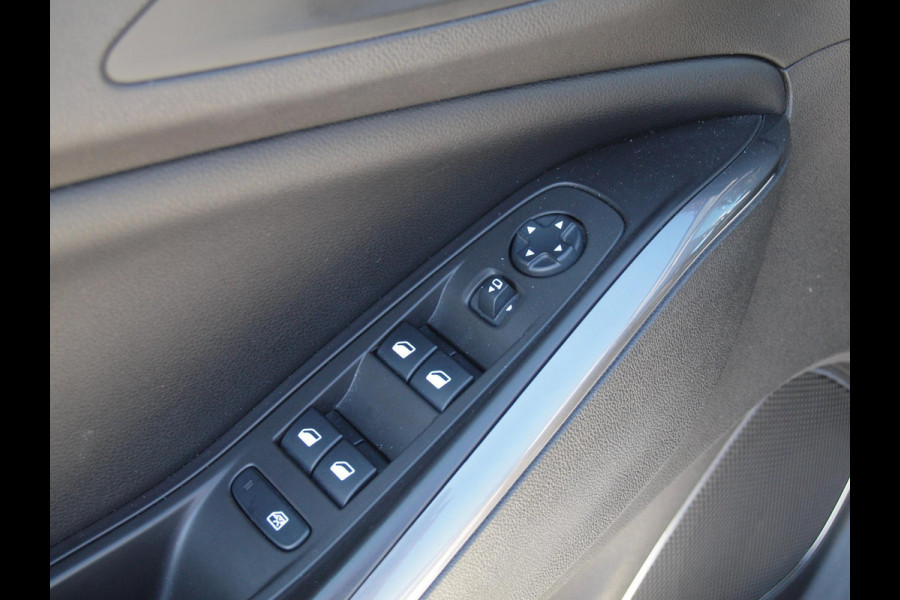 Opel Grandland X 1.2 Turbo Ultimate | Apple Carplay | Cruise Control | Parkeersensoren | Leder-pakket |