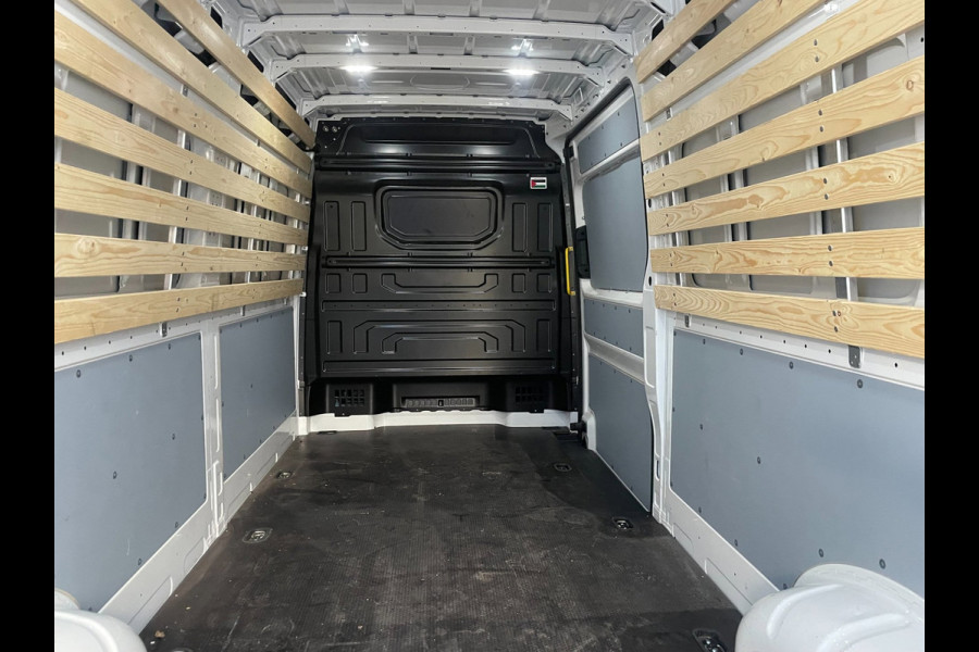 Volkswagen Crafter 35 2.0 TDI L4H3 NAVI AIRCO 140 PK AUTOMAAT CARPLAY