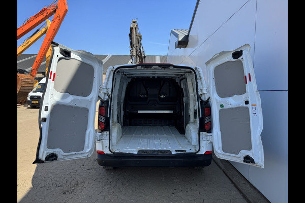 Ford Transit Custom 2.0 TDCI 140PK AWD Automaat 4x4 L1H1 LED Adaptieve Cruise Carplay Camera Navigatie Parkeersensoren v+a