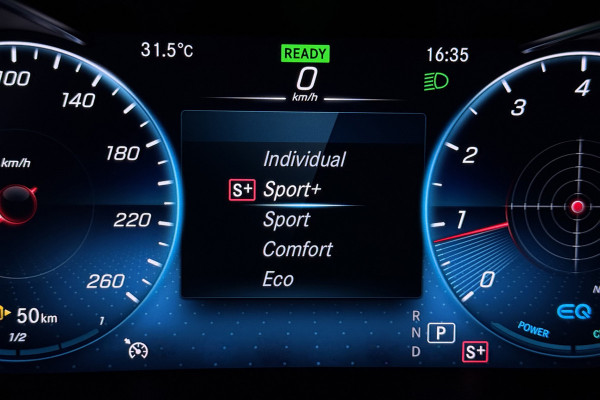 Mercedes-Benz C-Klasse Estate 200 Business Solution AMG (PANORAMADAK, SFEERVERLICHTING, MULTIBEAM KOPLAMPEN, DIGITALE COCKPIT)