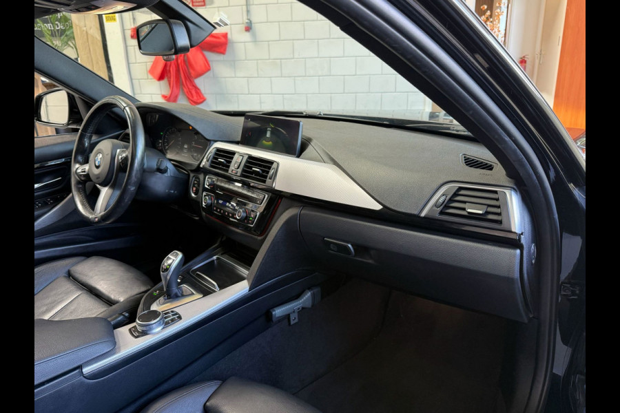 BMW 3 Serie Touring 320i Edition M Sport Shadow High Executive Automaat, Panorama dak