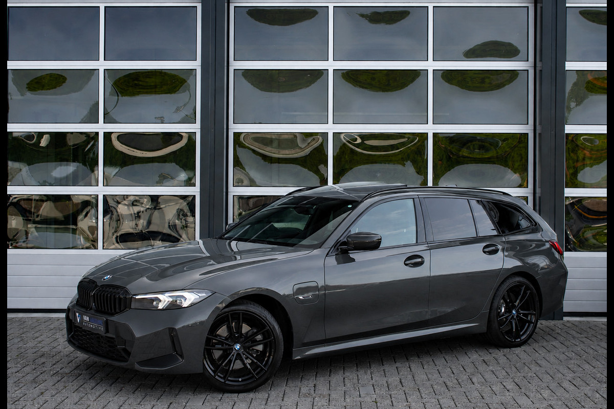 BMW 3 Serie Touring 320e xDrive M-Sport LCI | Pano | Head-up | HIFI | 19''