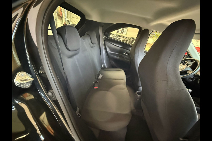 Toyota Aygo X 1.0 VVT-i MT Play Camera, Stoelverwarming