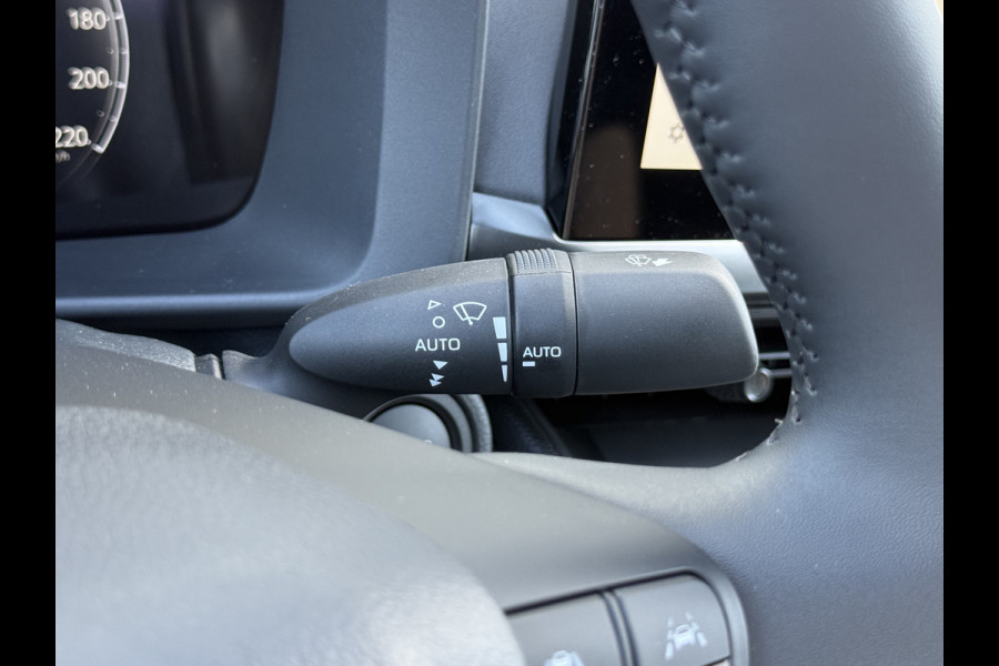 Toyota C-HR 1.8 Hybrid 140 Dynamic | ACC | CarPlay | Camera | Keyless | 18 inch