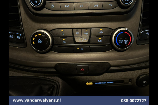 Ford Transit Custom 2.0 TDCI 131pk L2H1 Euro6 Airco | Camera | LED | Cruisecontrol | 2800kg Trekhaak Verwarmde voorruit, Parkeersensoren, Bijrijdersbank