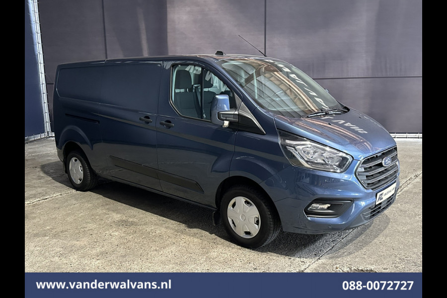 Ford Transit Custom 2.0 TDCI 131pk L2H1 Euro6 Airco | Camera | LED | Cruisecontrol | 2800kg Trekhaak Verwarmde voorruit, Parkeersensoren, Bijrijdersbank
