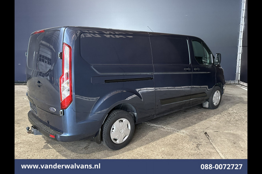 Ford Transit Custom 2.0 TDCI 131pk L2H1 Euro6 Airco | Camera | LED | Cruisecontrol | 2800kg Trekhaak Verwarmde voorruit, Parkeersensoren, Bijrijdersbank