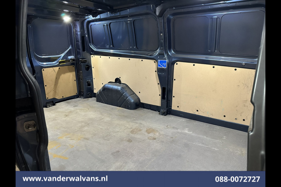 Ford Transit Custom 2.0 TDCI 131pk L2H1 Euro6 Airco | Camera | LED | Cruisecontrol | 2800kg Trekhaak Verwarmde voorruit, Parkeersensoren, Bijrijdersbank