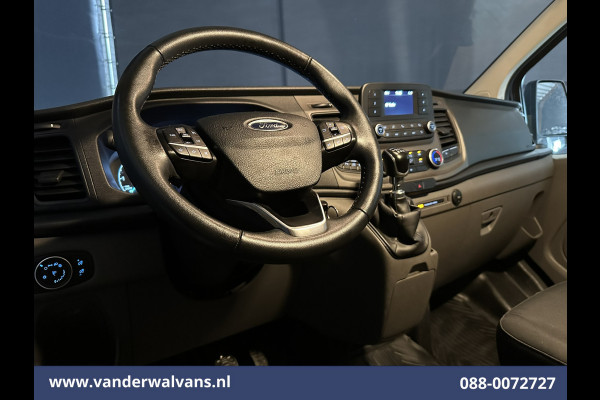 Ford Transit Custom 2.0 TDCI 131pk L2H1 Euro6 Airco | Camera | LED | Cruisecontrol | 2800kg Trekhaak Verwarmde voorruit, Parkeersensoren, Bijrijdersbank