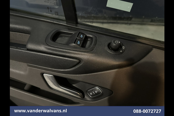 Ford Transit Custom 2.0 TDCI 131pk L2H1 Euro6 Airco | Camera | LED | Cruisecontrol | 2800kg Trekhaak Verwarmde voorruit, Parkeersensoren, Bijrijdersbank