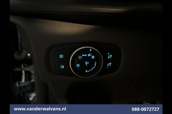 Ford Transit Custom 2.0 TDCI 131pk L2H1 Euro6 Airco | Camera | LED | Cruisecontrol | 2800kg Trekhaak Verwarmde voorruit, Parkeersensoren, Bijrijdersbank