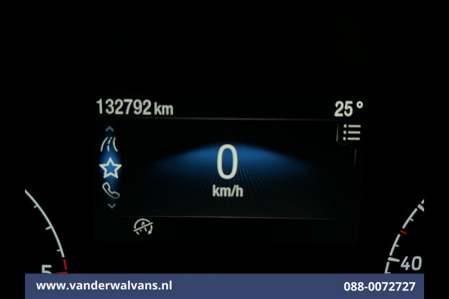 Ford Transit Custom 2.0 TDCI 131pk L2H1 Euro6 Airco | Camera | LED | Cruisecontrol | 2800kg Trekhaak Verwarmde voorruit, Parkeersensoren, Bijrijdersbank