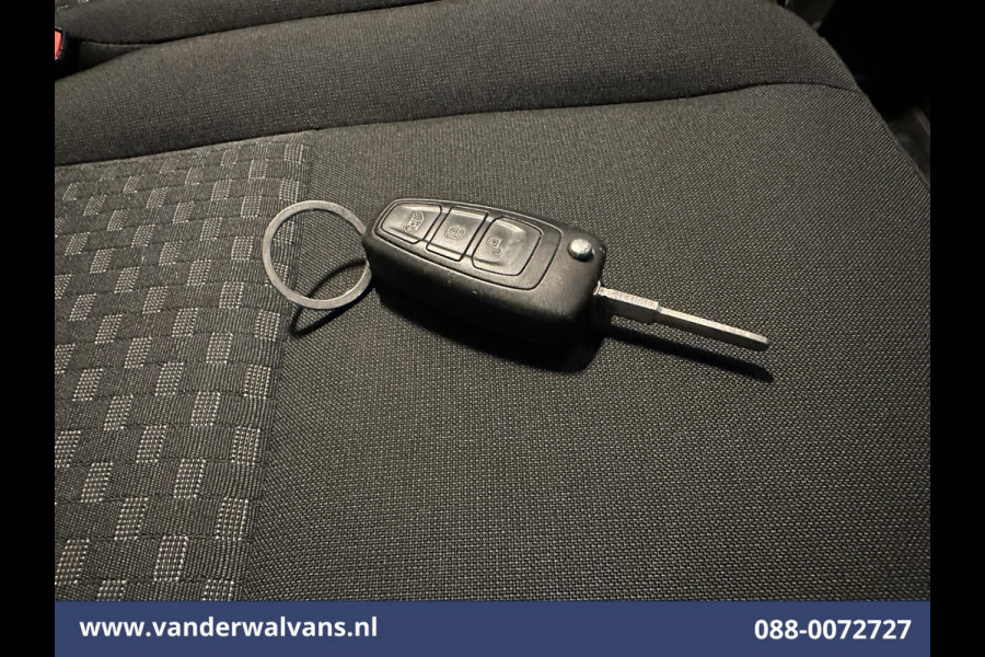 Ford Transit Custom 2.0 TDCI 131pk L2H1 Euro6 Airco | Camera | LED | Cruisecontrol | 2800kg Trekhaak Verwarmde voorruit, Parkeersensoren, Bijrijdersbank