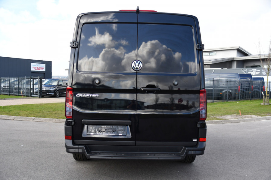 Volkswagen Crafter 35 2.0 TDI L3H2 DC Black Edition Cruise, Camera, Carplay, LED, Clima, Voorruit verwarming, Automaat, 7 Zits, Uniek!
