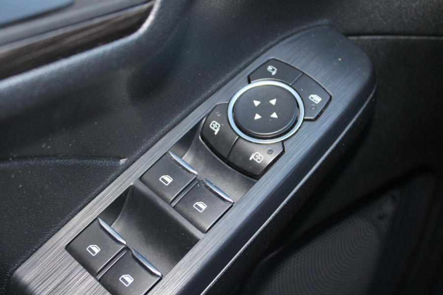 Ford Kuga 2.5 PHEV Vignale | Wegklapbare trekhaak | Panoramadak | Adaptive cruise control | Winter Pack | Bang&Olufsen | Dodehoeksensoren